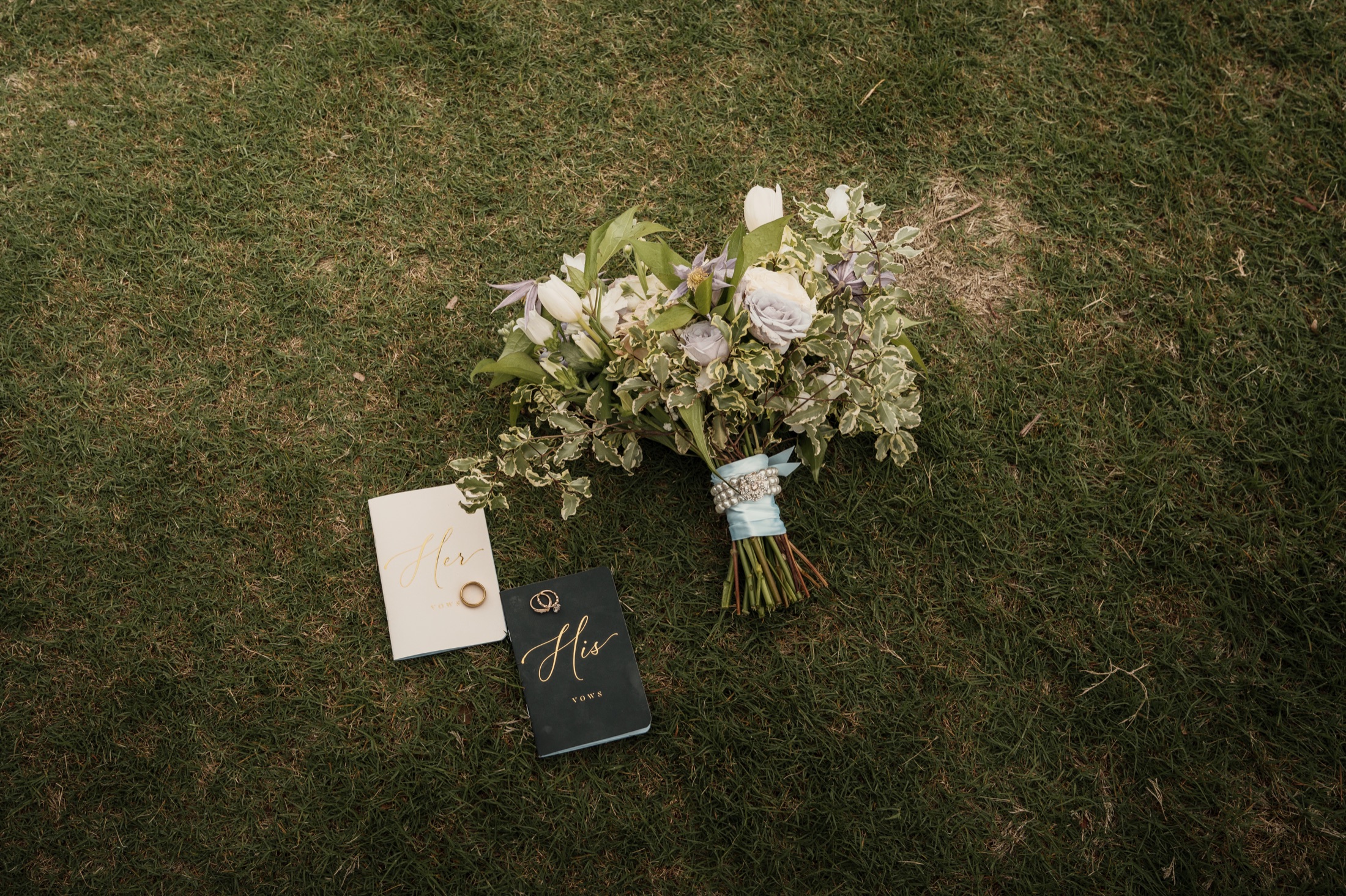 Carleigh’s violet-accented bouquet and wedding details